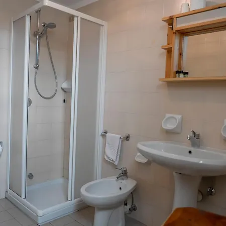 Vecchio Borgo Bed and Breakfast Μπόρμιο